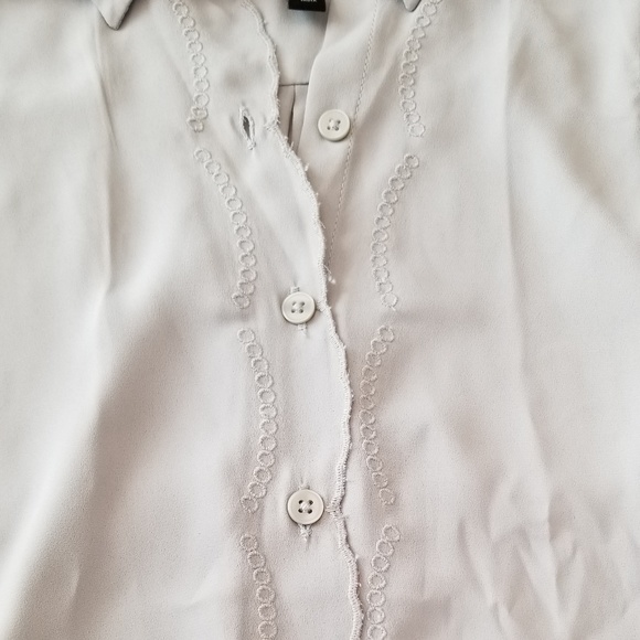 Banana Republic light gray, sleeveless shell top - Picture 3 of 7